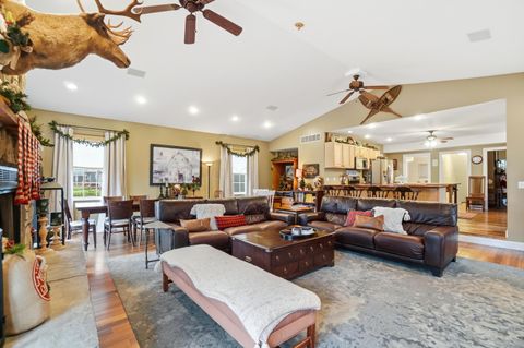 Tiny photo for 3267 Columbus Street, Grove City, OH 43123 (MLS # 225044705)