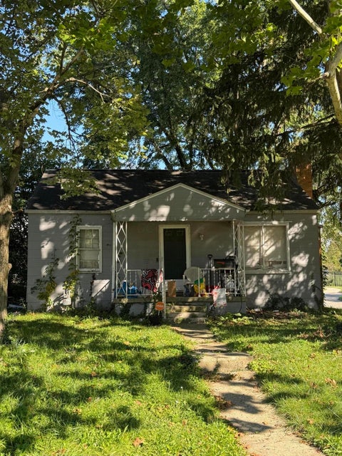 Photo of 628 S Napoleon Avenue, Columbus, OH 43213 (MLS # 226037002)