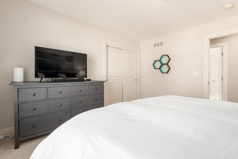 Tiny photo for 8118 Saybrook Drive, Westerville, OH 43082 (MLS # 226005783)