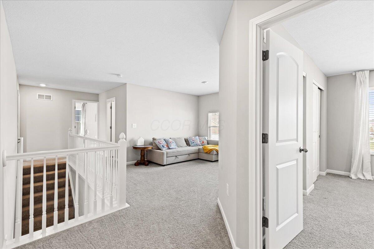 1423 Hemetite Drive, Grove City, Ohio image 30