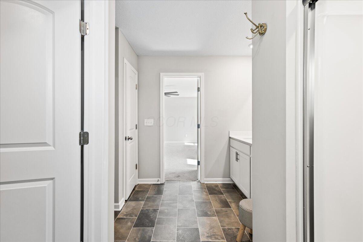 1423 Hemetite Drive, Grove City, Ohio image 36
