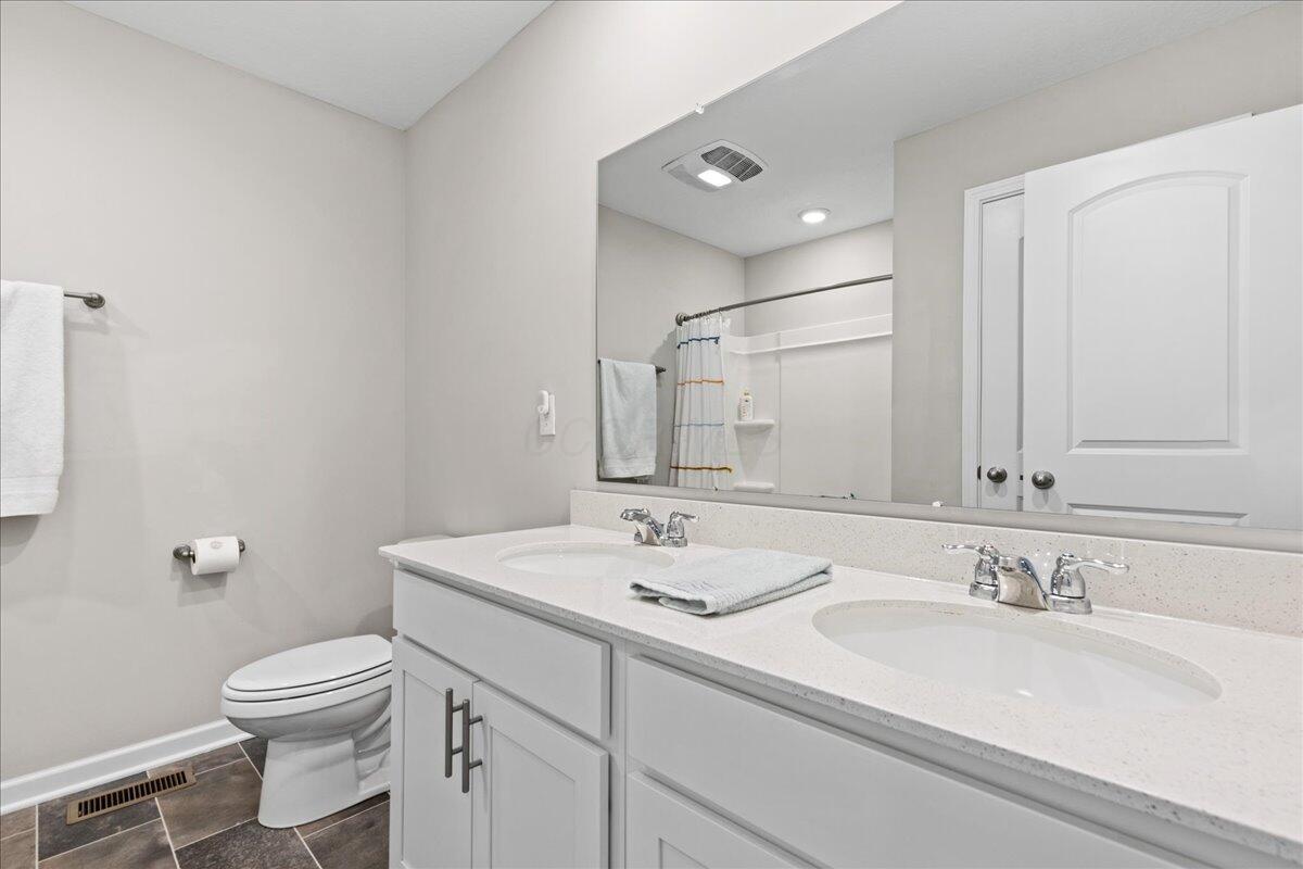 1423 Hemetite Drive, Grove City, Ohio image 23