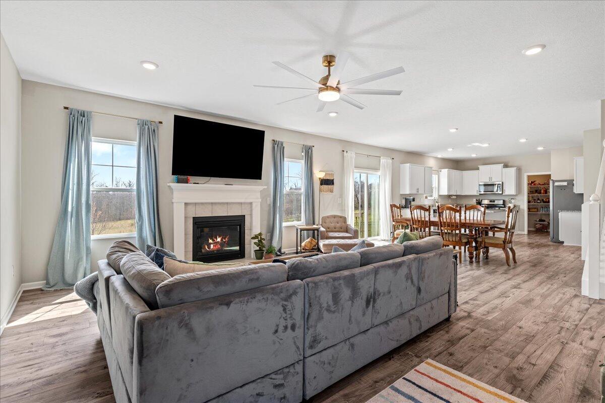 1423 Hemetite Drive, Grove City, Ohio image 10