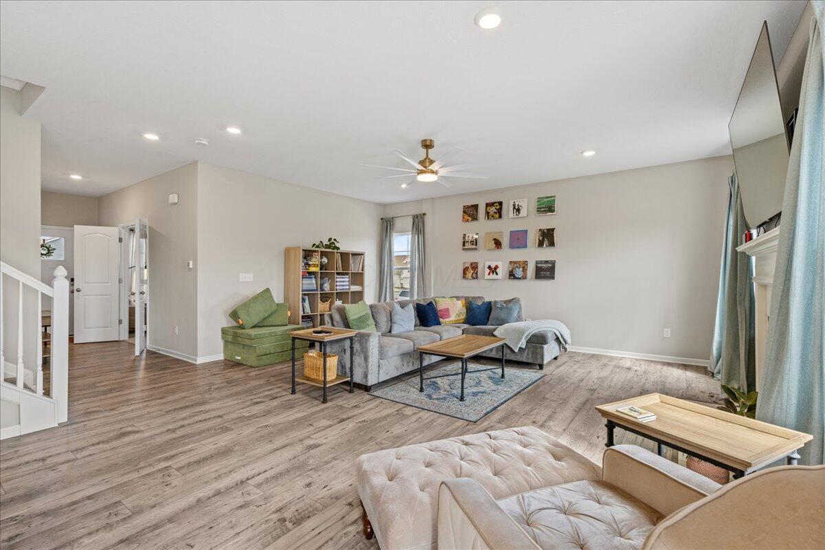 1423 Hemetite Drive, Grove City, Ohio image 11