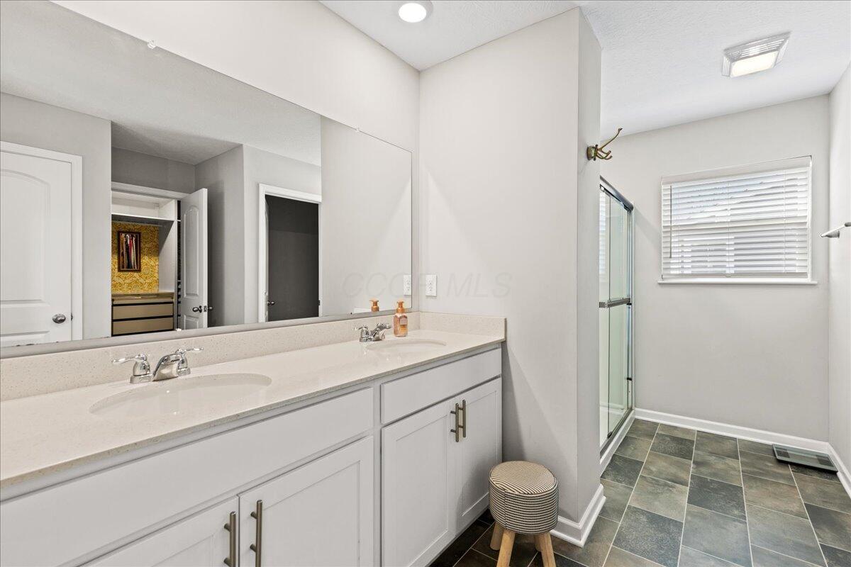 1423 Hemetite Drive, Grove City, Ohio image 32