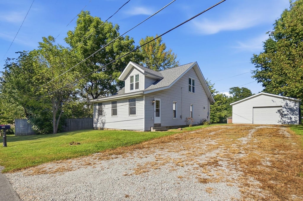 Photo of 292 Rainbow Avenue, Sunbury, OH 43074 (MLS # 226037168)