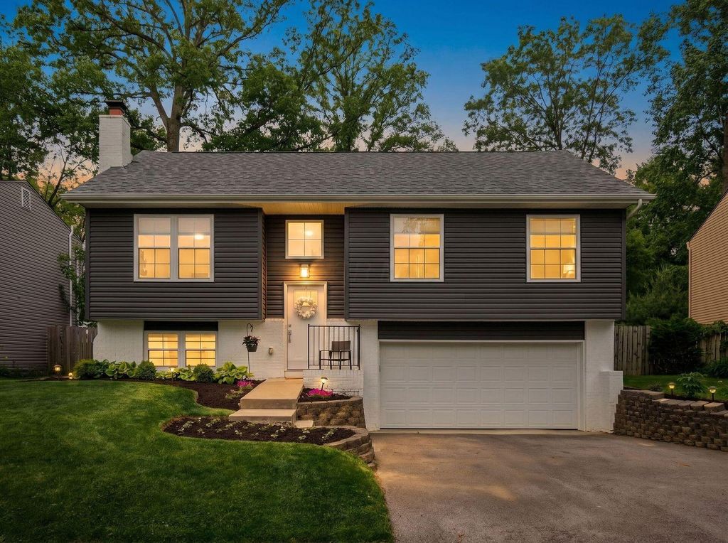 Photo of 2357 Hartsdale Drive, Powell, OH 43065 (MLS # 226017668)