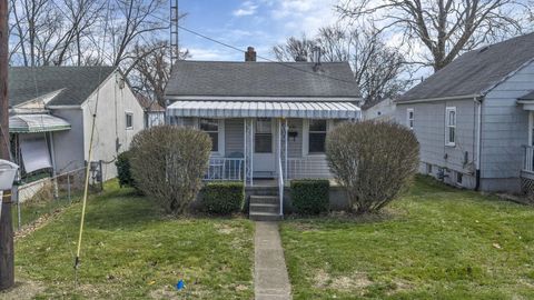 Photo of 110 Welsh Avenue, Lancaster, OH 43130 (MLS # 226009653)