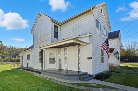 Photo of 718 N Florence Street, Springfield, OH 45503 (MLS # 225039178)