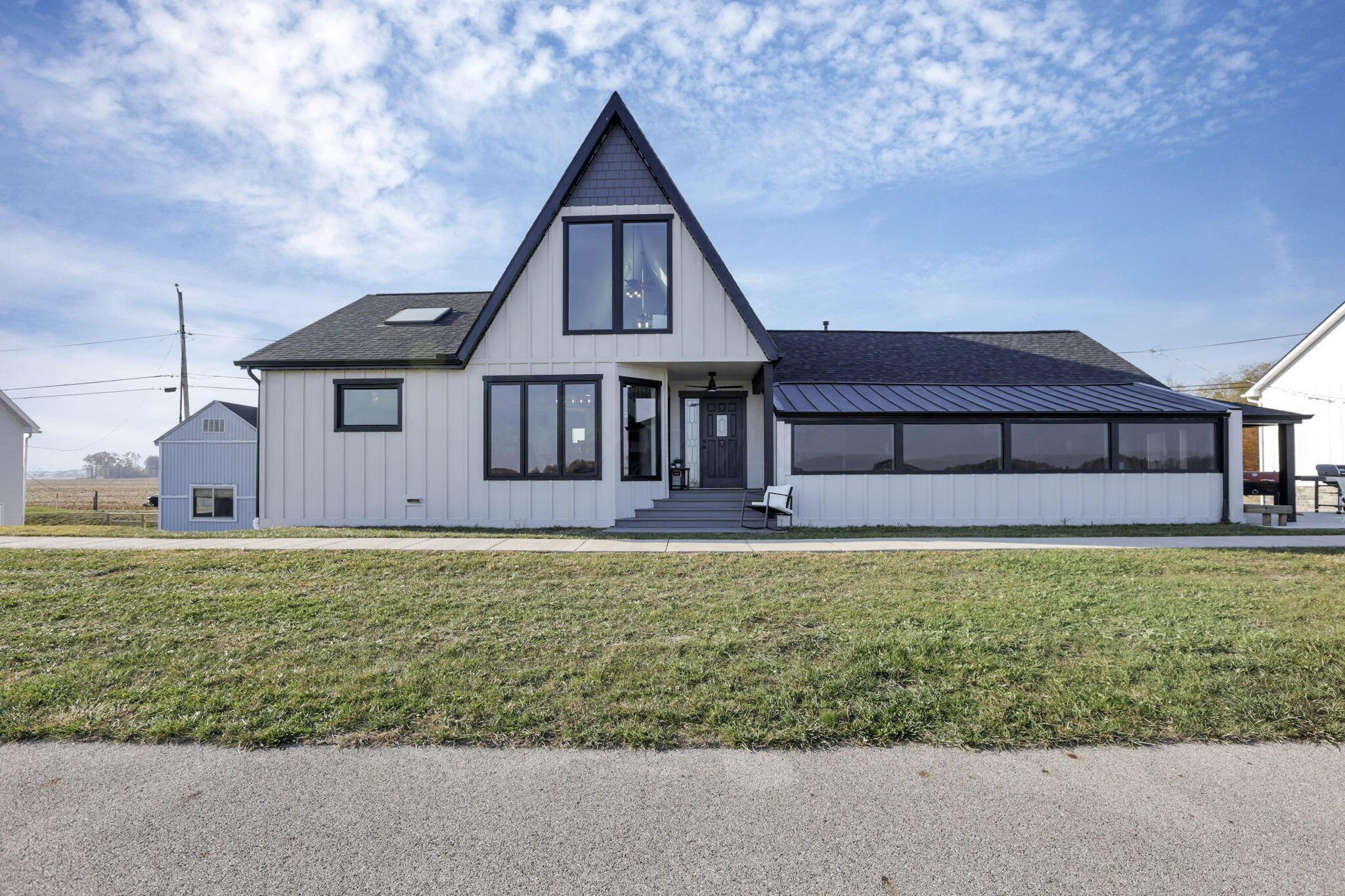 13180 W Bank Drive, Millersport, Ohio image 1