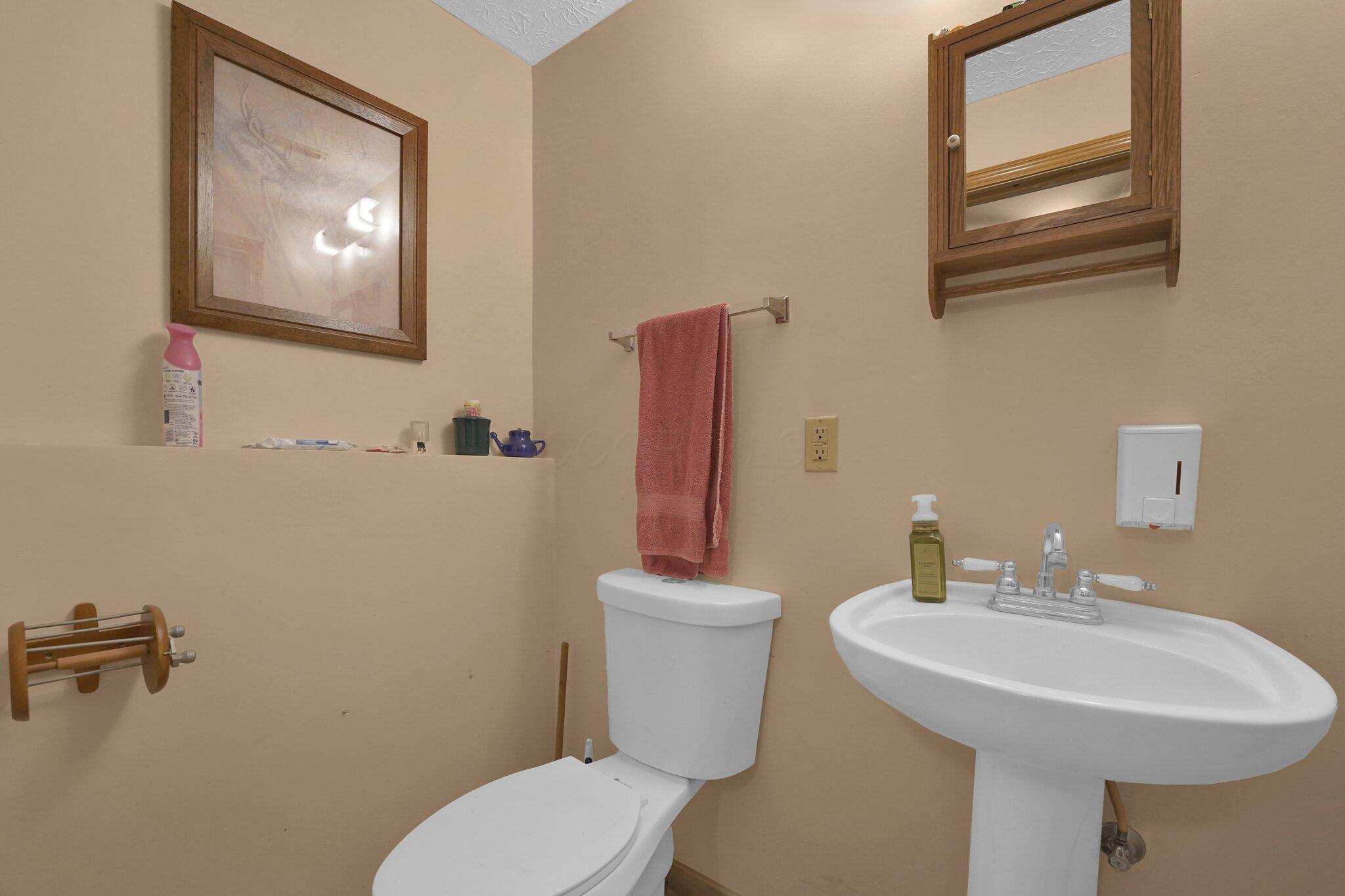 668 Dovalon Place, Galloway, Ohio image 23