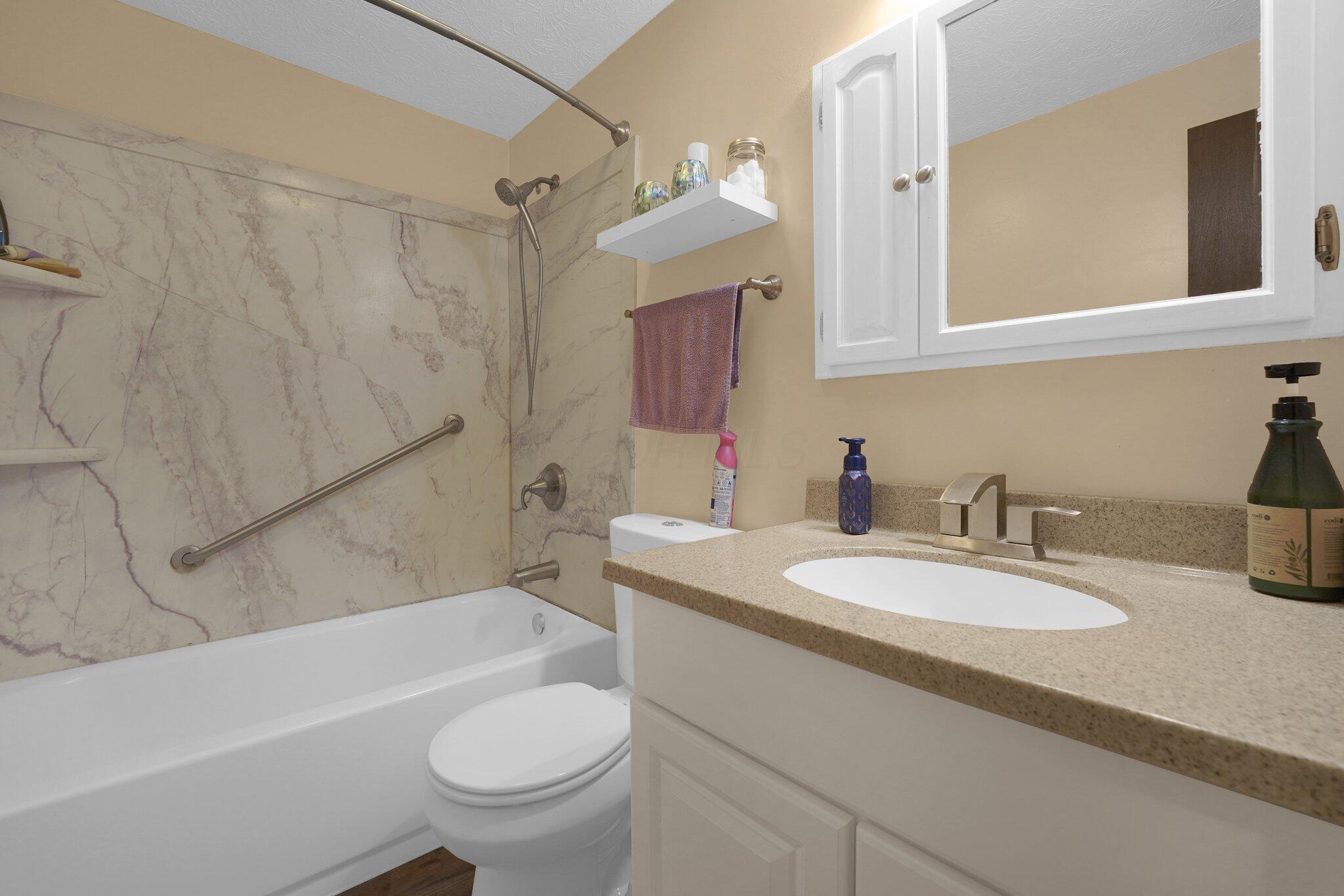 668 Dovalon Place, Galloway, Ohio image 16