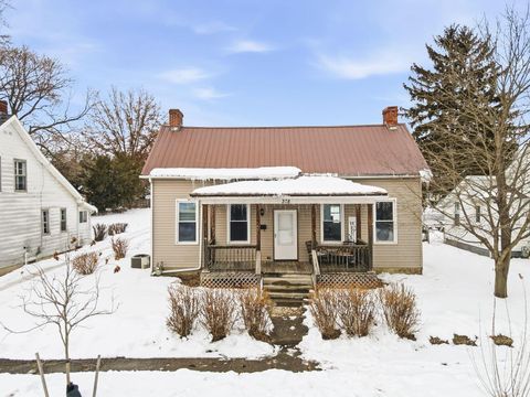 Photo of 378 E Franklin Street, Circleville, OH 43113 (MLS # 226003789)