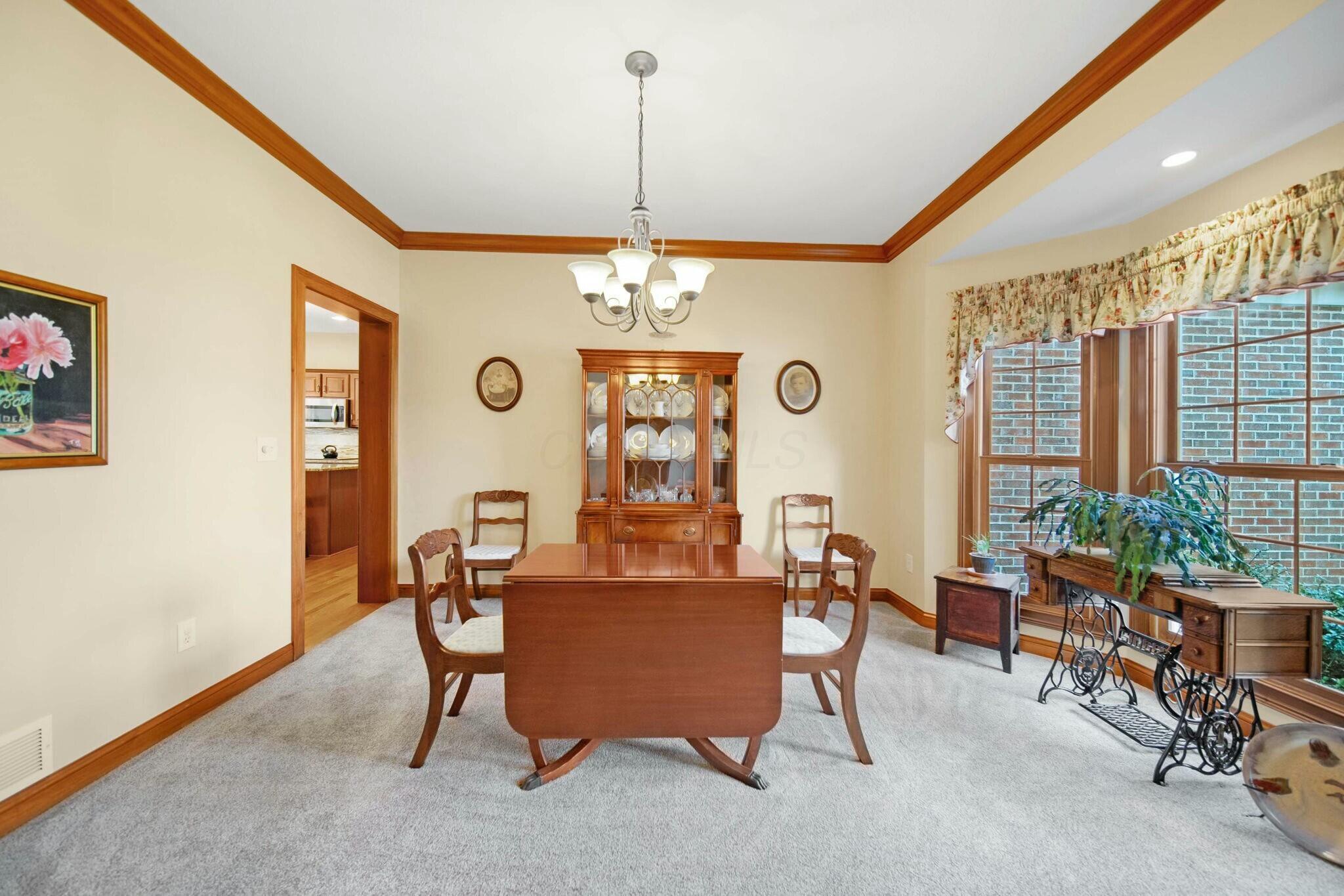 5805 Heritage Lakes Drive, Hilliard, Ohio image 14