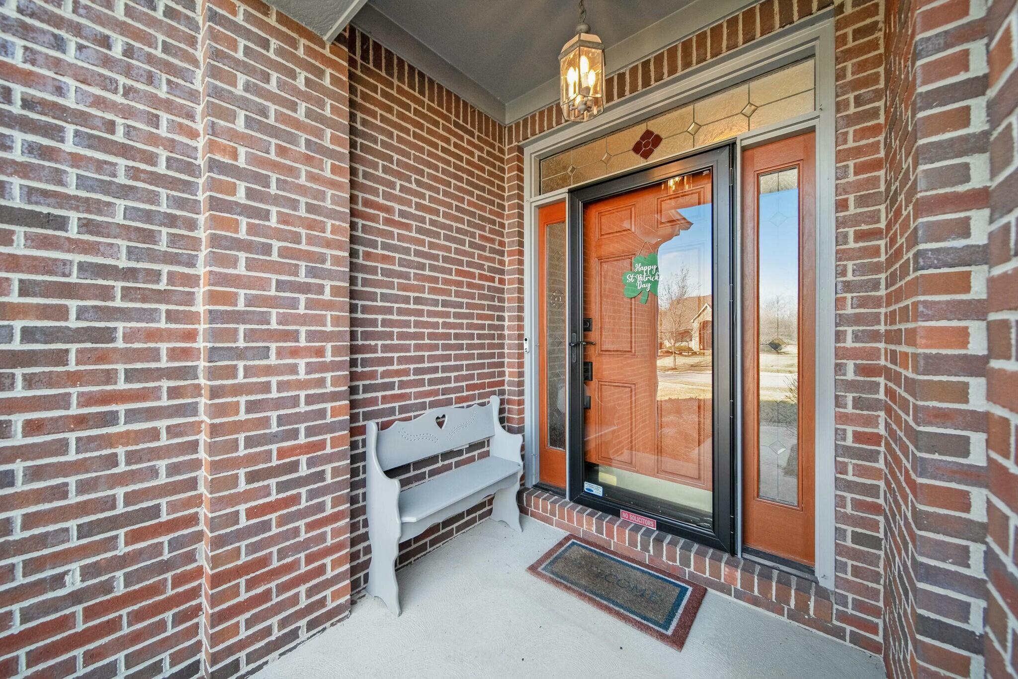 5805 Heritage Lakes Drive, Hilliard, Ohio image 9