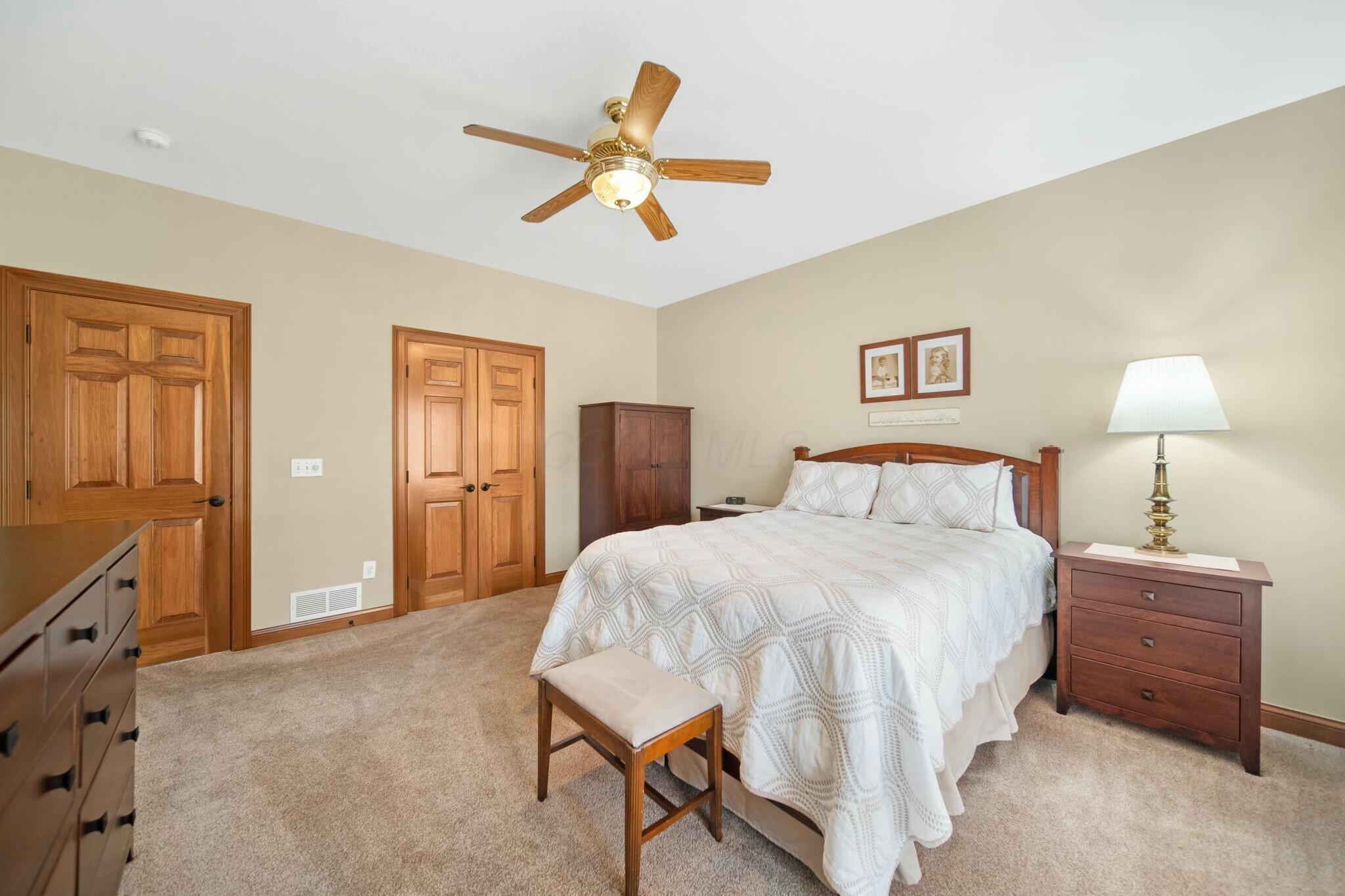 5805 Heritage Lakes Drive, Hilliard, Ohio image 35