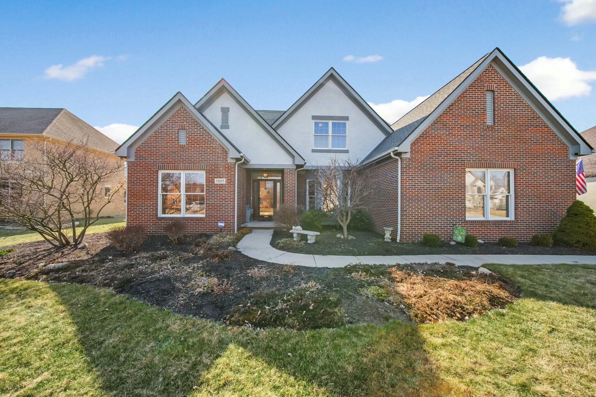 5805 Heritage Lakes Drive, Hilliard, Ohio image 2