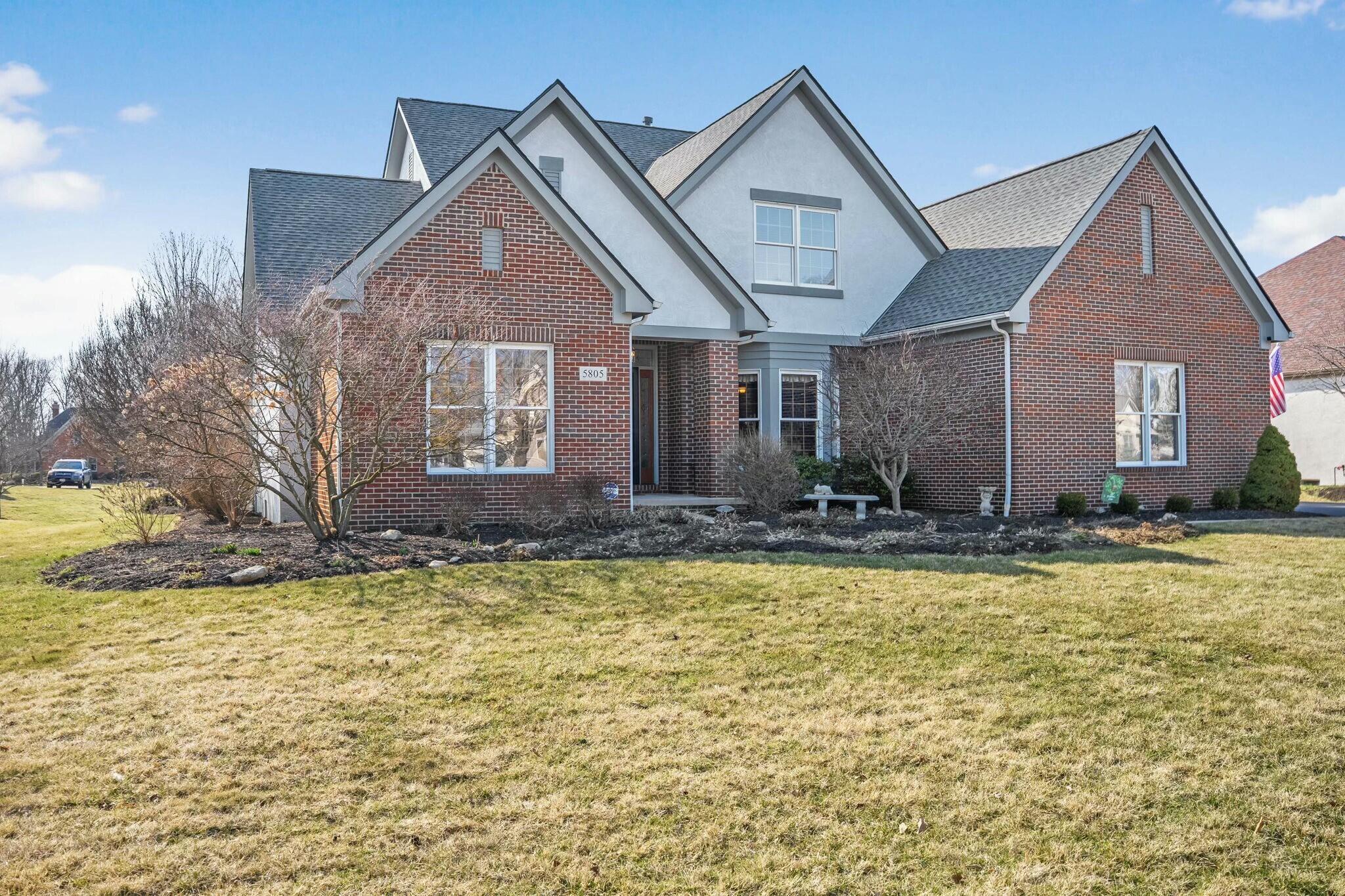 5805 Heritage Lakes Drive, Hilliard, Ohio image 3