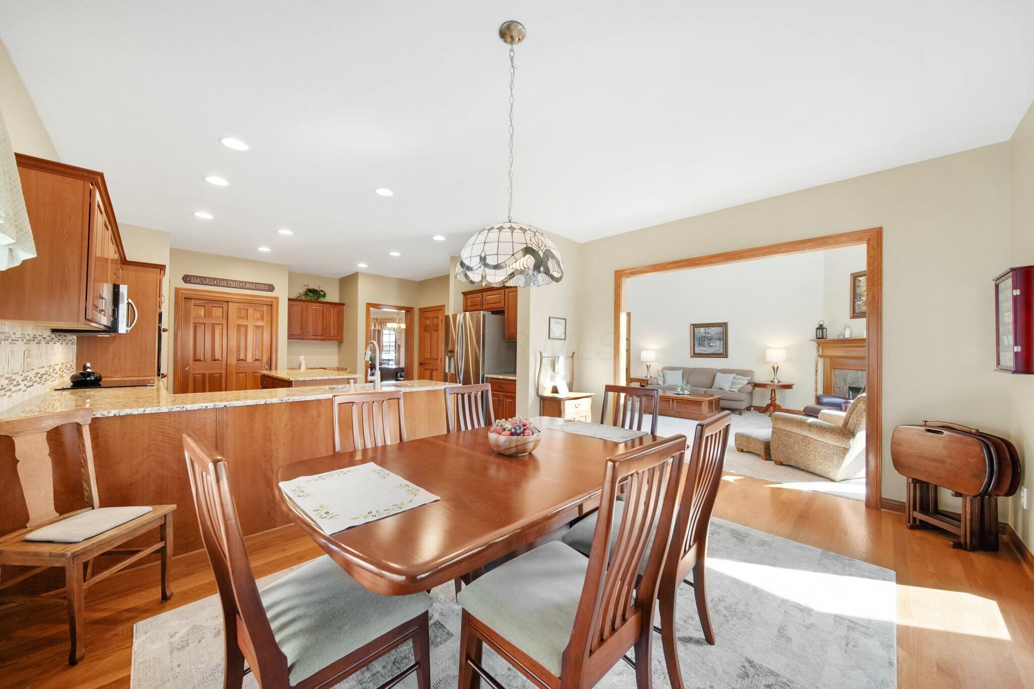 5805 Heritage Lakes Drive, Hilliard, Ohio image 28