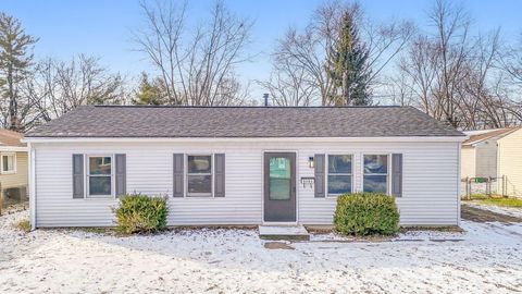 Photo of 5585 Revere Drive, Hilliard, OH 43026 (MLS # 226000344)