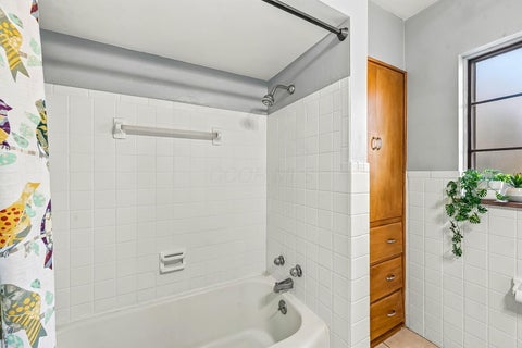 Tiny photo for 437 Acton Road, Columbus, OH 43214 (MLS # 226040187)