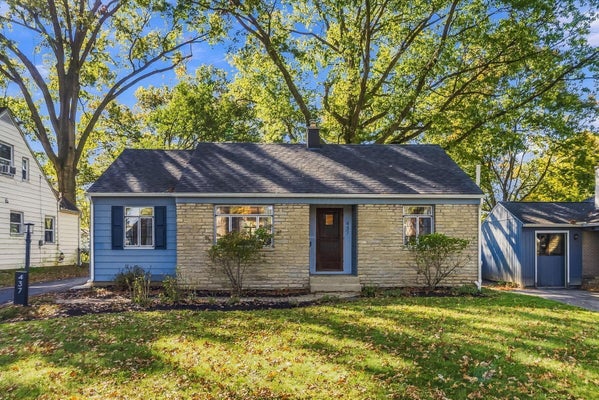 437 ACTON RD, COLUMBUS, OH 43214 - Image b3fb9ba36b8c1a4e36d2b666e7e5fb59/2368183817