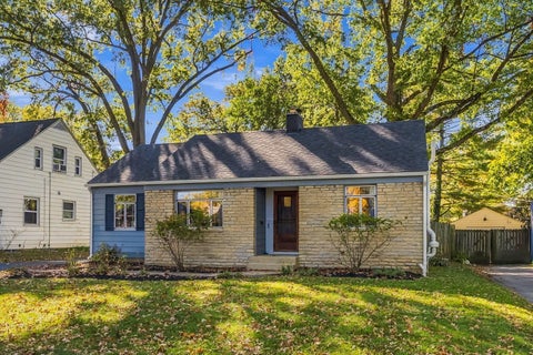 Tiny photo for 437 Acton Road, Columbus, OH 43214 (MLS # 226040187)