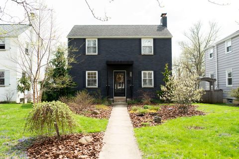 Photo of 2813 Bryden Road, Columbus, OH 43209 (MLS # 226010918)