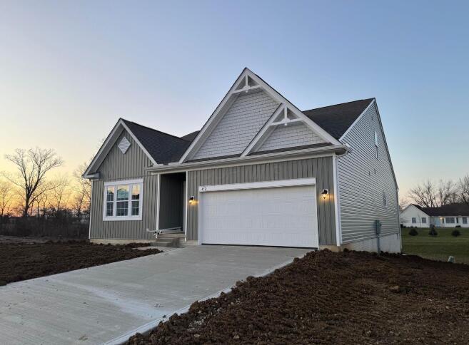 452 Creekside Drive, Commercial Point, Ohio image 2