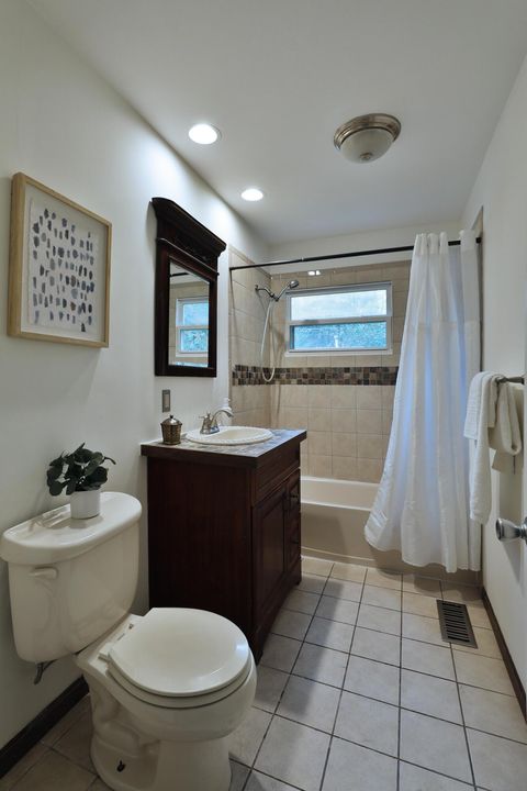 Tiny photo for 512 Park Overlook Drive, Worthington, OH 43085 (MLS # 225040253)