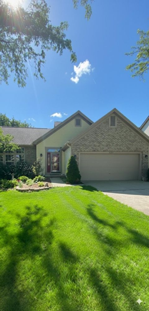 Photo of 3267 Tumwater Valley Drive, Pickerington, OH 43147 (MLS # 226002685)