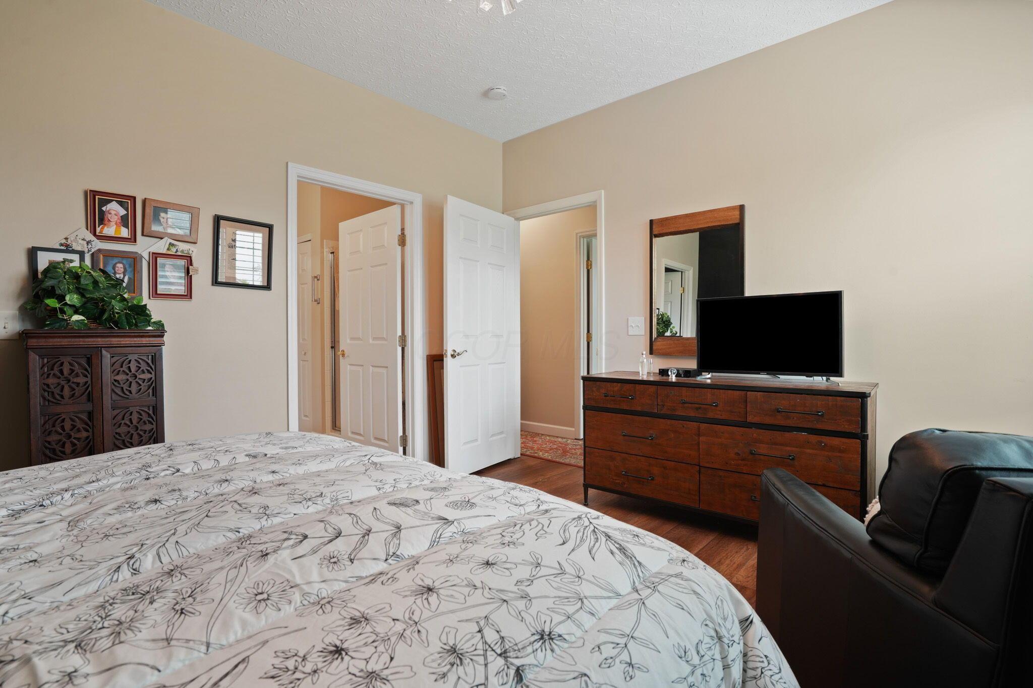 3757 Stoneway Point, Powell, Ohio image 18