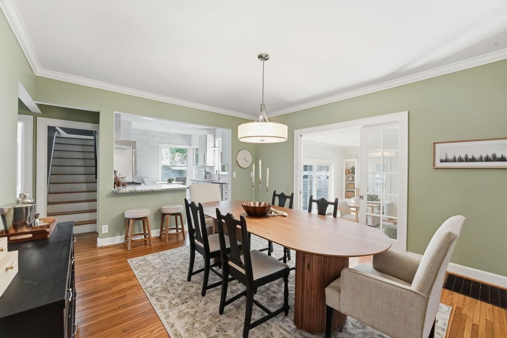Photo of 1230 Glenn Avenue, Grandview, OH 43212 (MLS # 226014156)