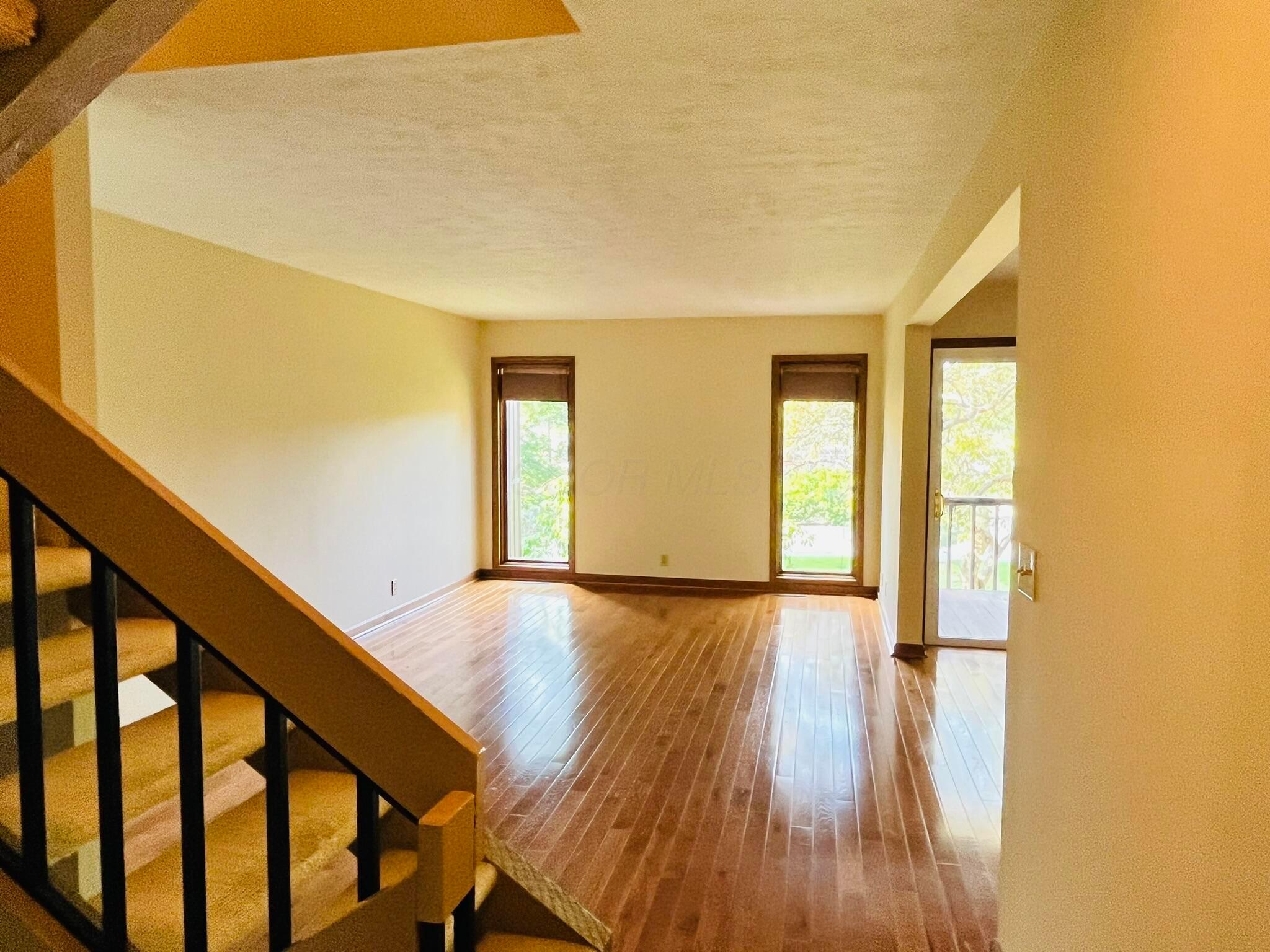 691 Tall Oaks Court, Newark, Ohio image 2