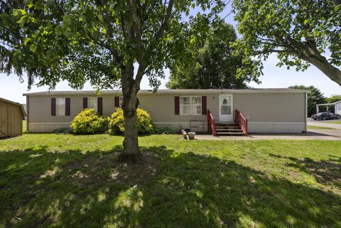 Photo of 162 Cedar Cove, South Bloomfield, OH 43103 (MLS # 226017116)