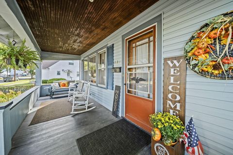 Tiny photo for 221 W Oakwood Avenue, Bucyrus, OH 44820 (MLS # 225037613)
