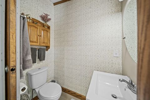 Tiny photo for 221 W Oakwood Avenue, Bucyrus, OH 44820 (MLS # 225037613)
