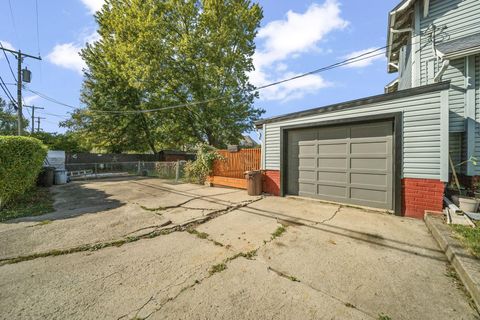 Tiny photo for 221 W Oakwood Avenue, Bucyrus, OH 44820 (MLS # 225037613)