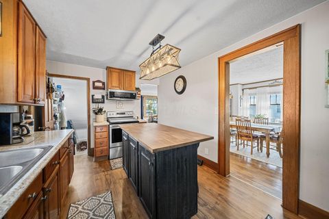 Tiny photo for 221 W Oakwood Avenue, Bucyrus, OH 44820 (MLS # 225037613)
