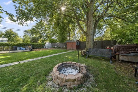 Tiny photo for 221 W Oakwood Avenue, Bucyrus, OH 44820 (MLS # 225037613)