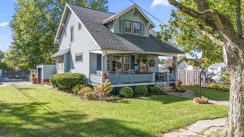 Tiny photo for 221 W Oakwood Avenue, Bucyrus, OH 44820 (MLS # 225037613)
