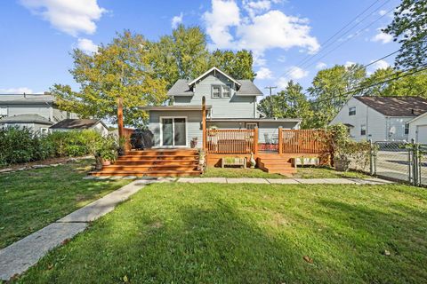 Tiny photo for 221 W Oakwood Avenue, Bucyrus, OH 44820 (MLS # 225037613)