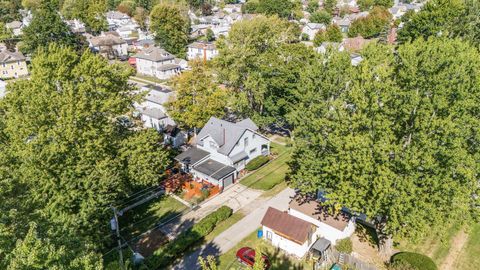 Tiny photo for 221 W Oakwood Avenue, Bucyrus, OH 44820 (MLS # 225037613)