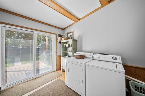 Tiny photo for 221 W Oakwood Avenue, Bucyrus, OH 44820 (MLS # 225037613)