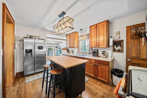 Tiny photo for 221 W Oakwood Avenue, Bucyrus, OH 44820 (MLS # 225037613)