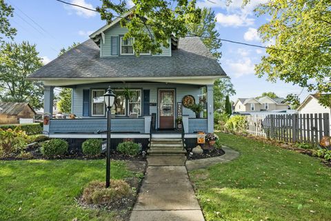 Tiny photo for 221 W Oakwood Avenue, Bucyrus, OH 44820 (MLS # 225037613)