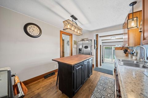 Tiny photo for 221 W Oakwood Avenue, Bucyrus, OH 44820 (MLS # 225037613)