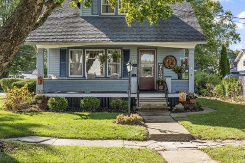 Tiny photo for 221 W Oakwood Avenue, Bucyrus, OH 44820 (MLS # 225037613)