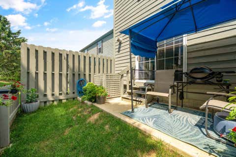 Tiny photo for 4043 Parkcove Drive 19A #19A, Columbus, OH 43230 (MLS # 226025908)