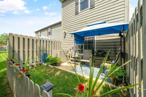 Tiny photo for 4043 Parkcove Drive 19A #19A, Columbus, OH 43230 (MLS # 226025908)